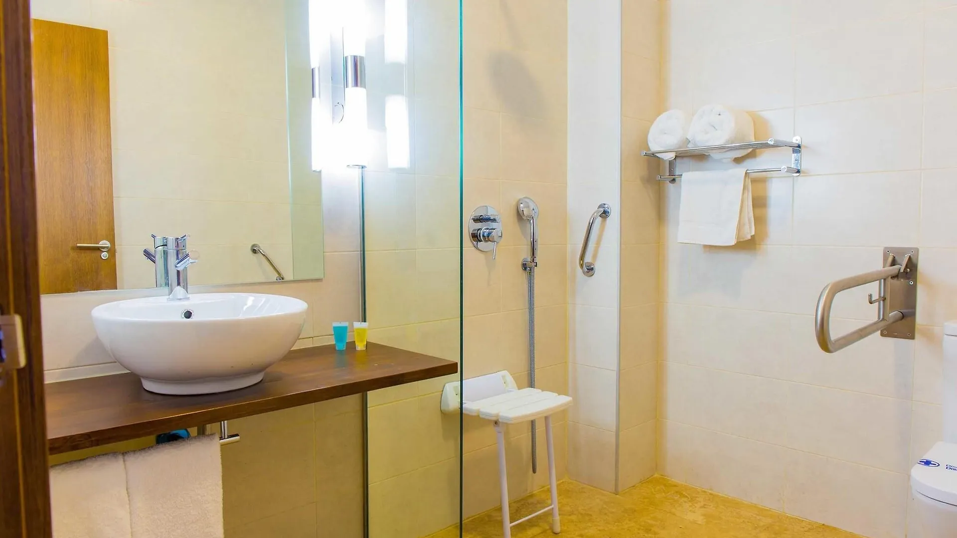 טורמולינוס Dimona Suites ספרד