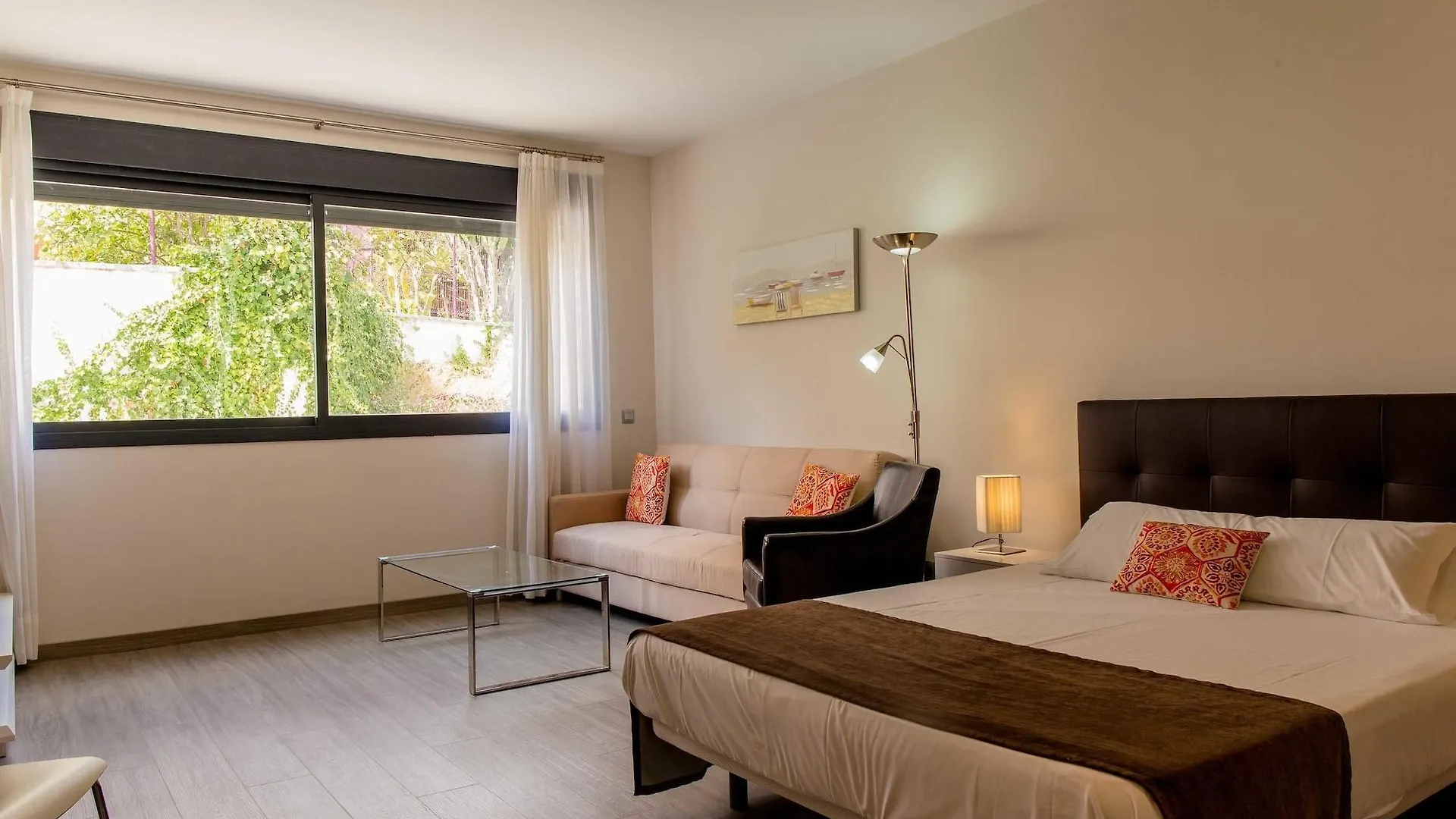 טורמולינוס Dimona Suites