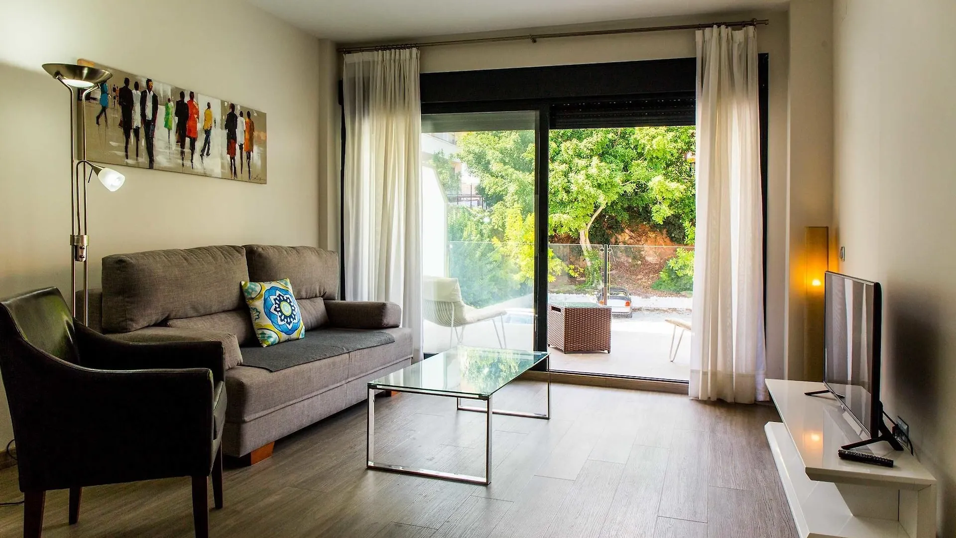 טורמולינוס Dimona Suites