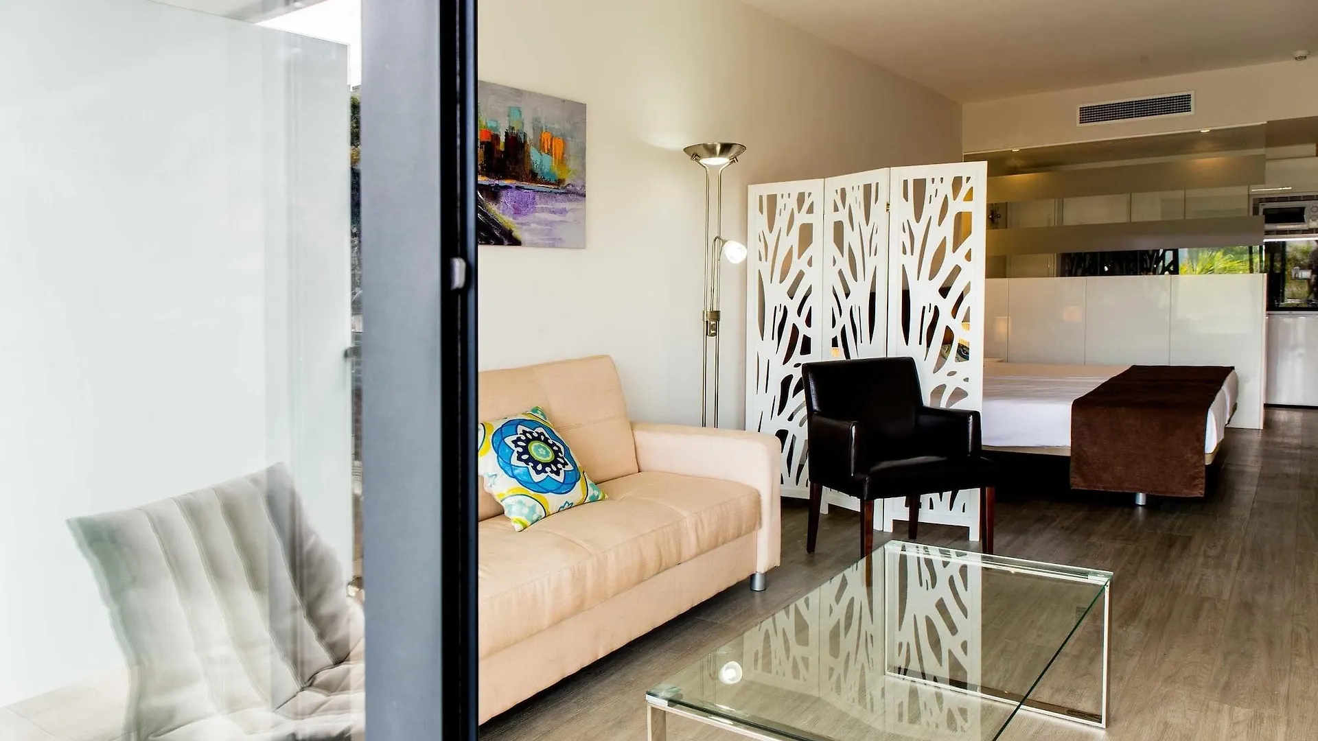 טורמולינוס Dimona Suites דירה