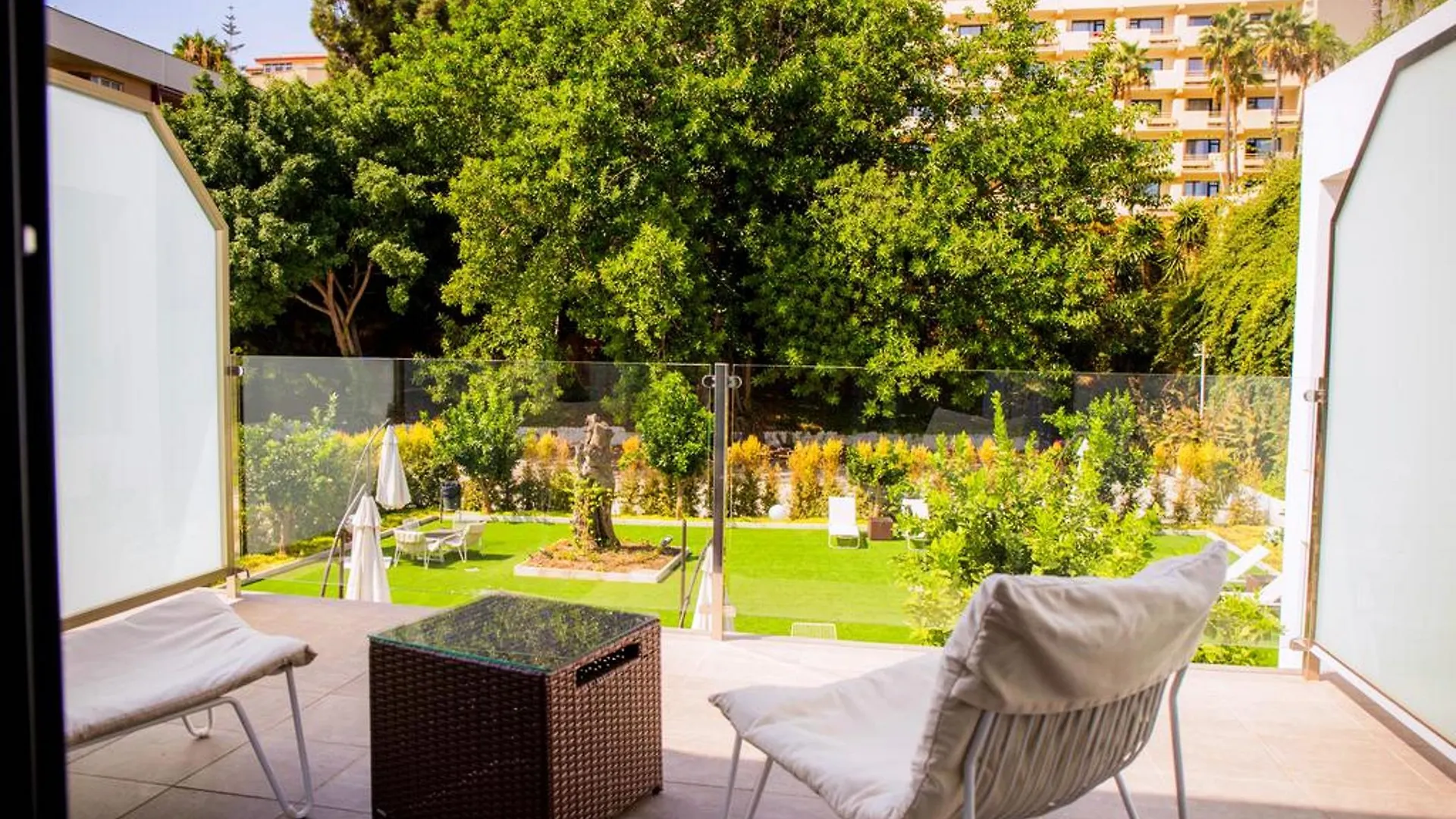 טורמולינוס Dimona Suites