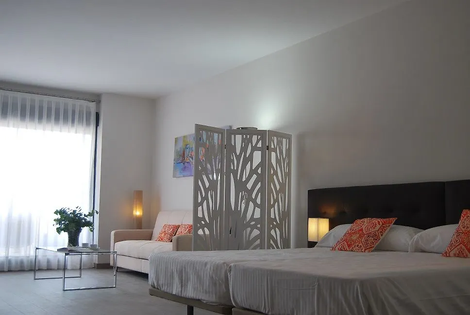 טורמולינוס Dimona Suites דירה