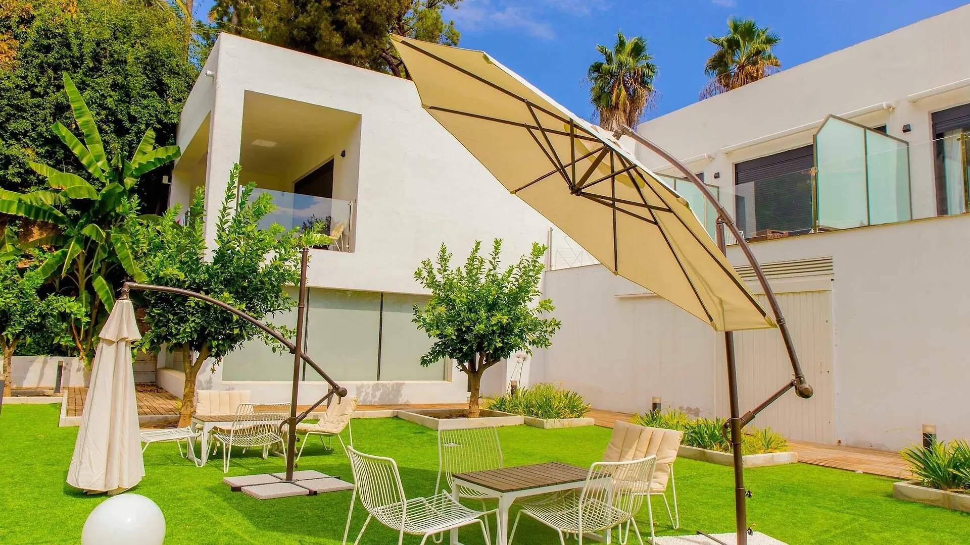 טורמולינוס Dimona Suites